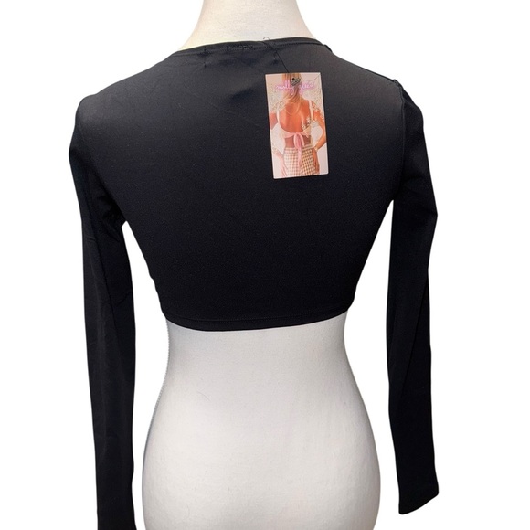Molly Green Long Sleeve Black Crop Top - Picture 2 of 3